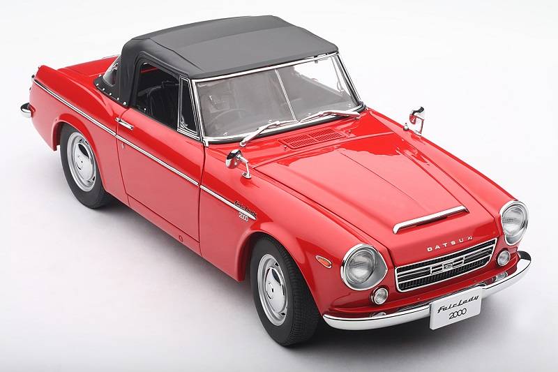 ミニカー 1/18 DATSUN Fairlady 2000 SR311 WineRed ミニカー 1/18