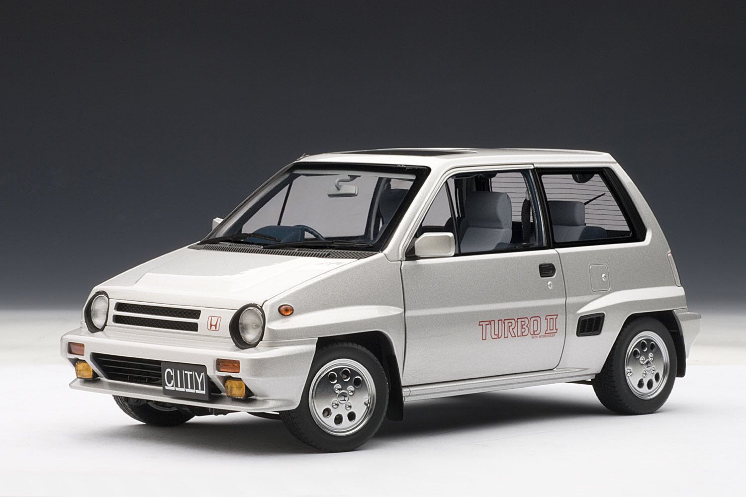 73284 Honda City Turbo II silber, 1:18 Autoart nur 129.00 EUR