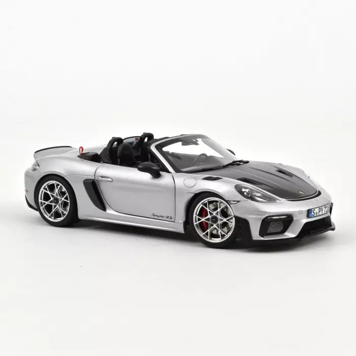 187270	Porsche 718 Spyder RS w/Weissach Pack 2023 GT-Silver 1:18 Norev